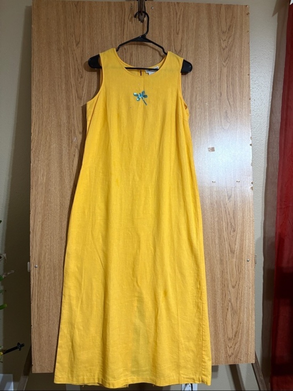 Vintage Yellow Sleeveless Maxi Dress with Embroidered Detail
